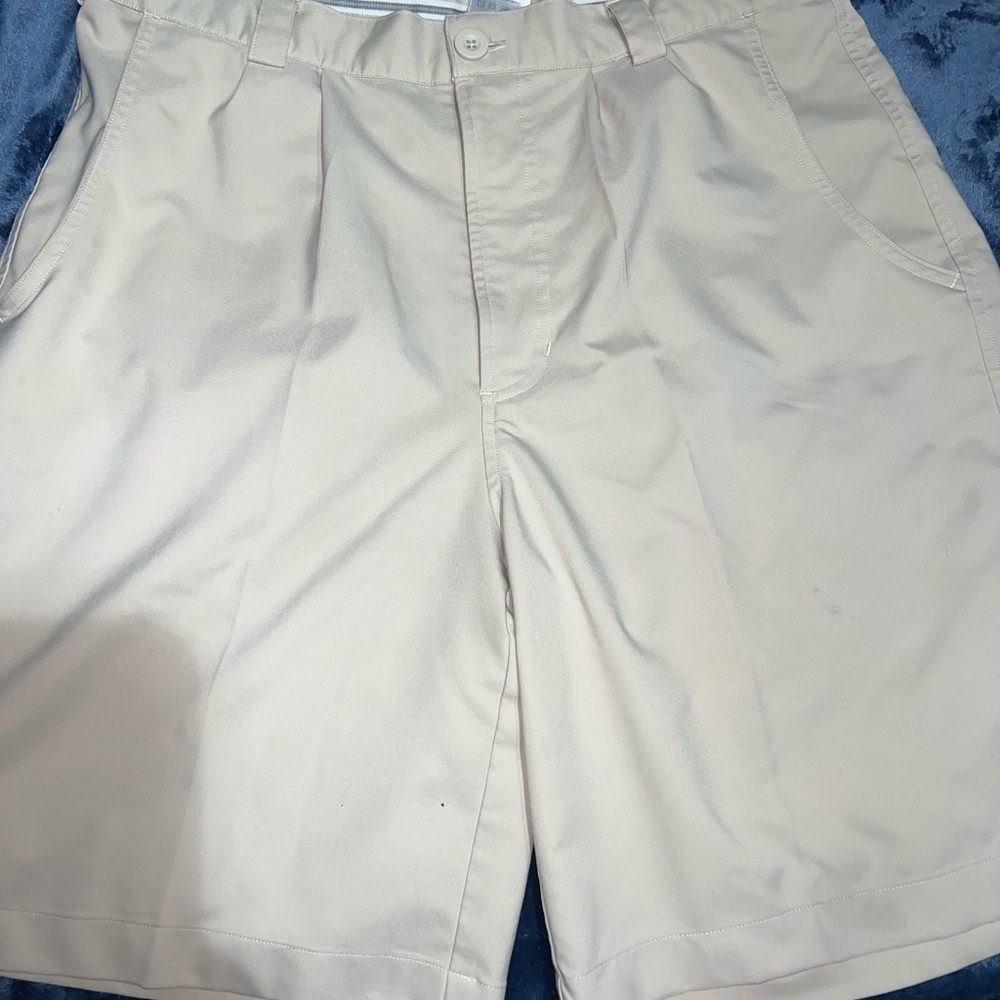 Under Armour shorts 34
